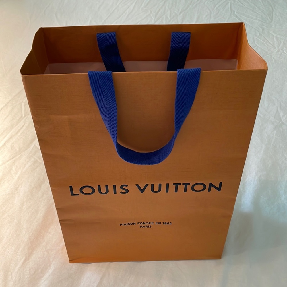 Louis Vuitton paper shopping bag